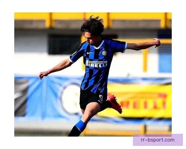 罗韦拉在拉齐奥逐渐崭露头角成功打上主力位置的历程